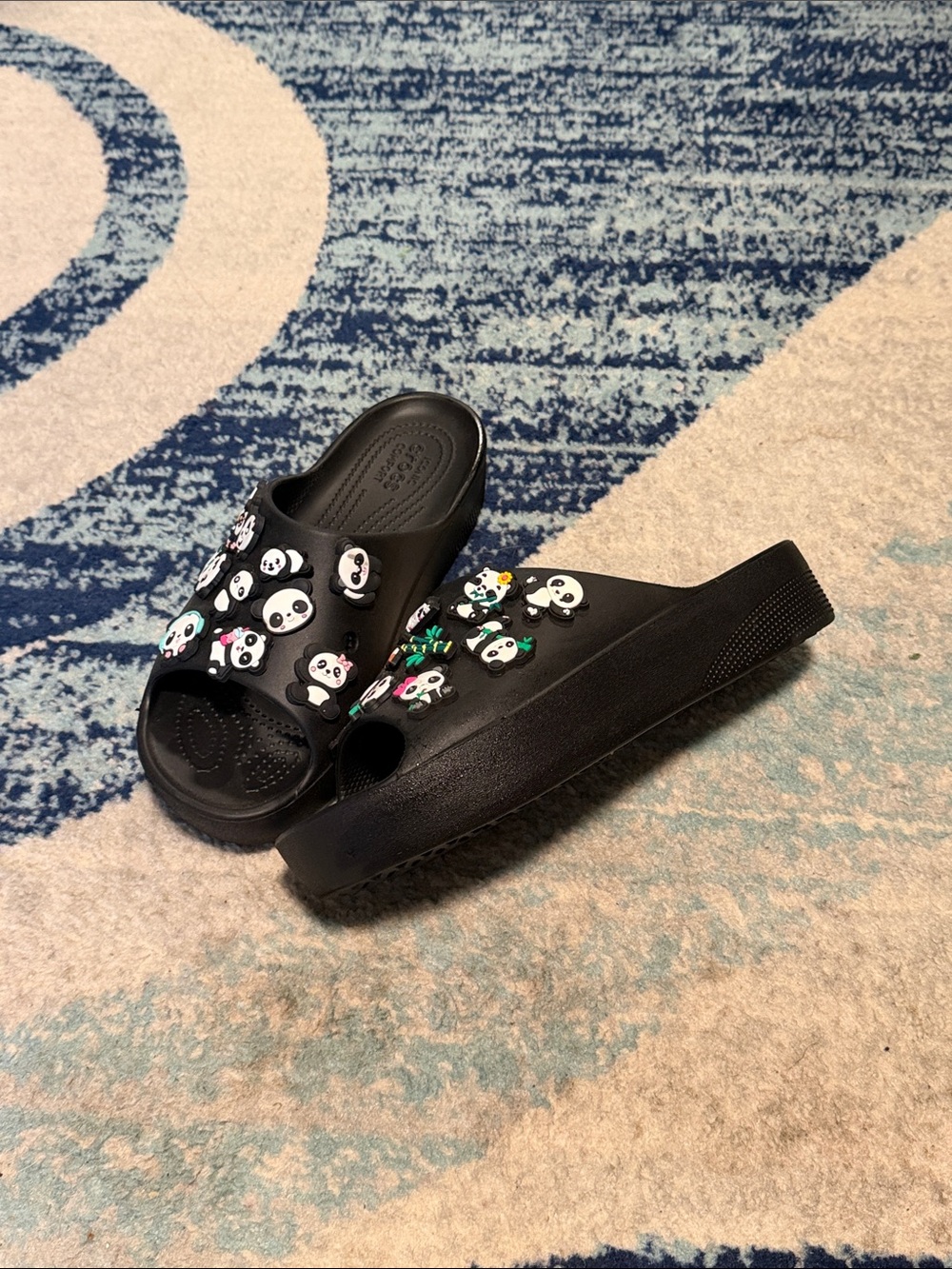 CROCS Black Panda Charm Slide platform Sandals - Picture 2 of 3